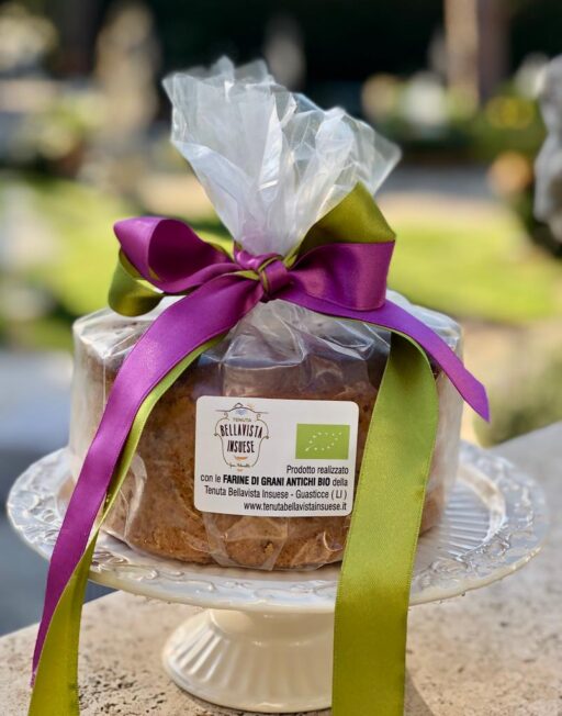 Festeggia la Pasqua con le schiacciate prodotte con le farine di grani antichi della Tenuta